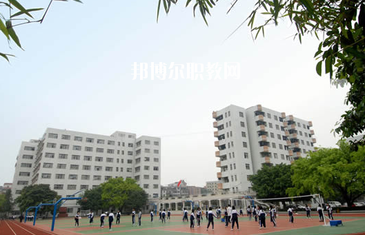 廣州醫(yī)藥職業(yè)學校2020年報名條件、招生要求、招生對象