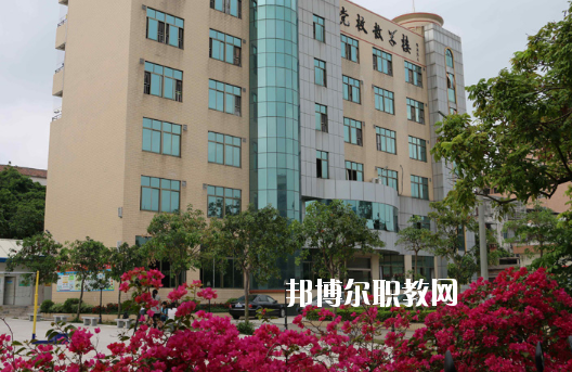 湛江海濱職業(yè)技術(shù)學(xué)校2020年報名條件、招生要求、招生對象