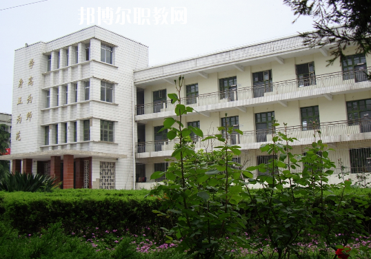 安徽霍邱師范學(xué)校2020年報名條件、招生要求、招生對象