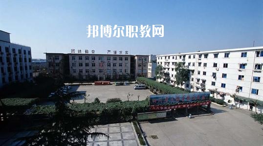 四川建筑技工學校2020年招生辦聯(lián)系電話