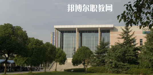 崇左八桂城市中等職業(yè)技術(shù)學(xué)校2020年報(bào)名條件、招生要求、招生對象
