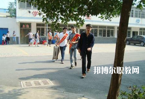 合肥商貿(mào)職業(yè)學(xué)校2020年報(bào)名條件、招生要求、招生對(duì)象