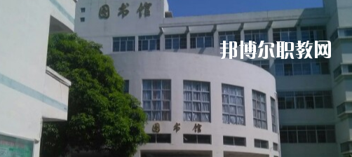 百色市職業(yè)技術(shù)學(xué)校2020年報(bào)名條件、招生要求、招生對(duì)象 