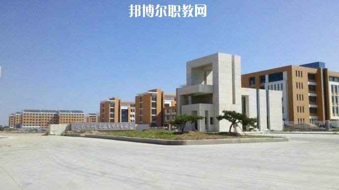 確山縣職業(yè)教育中心2021年報(bào)名條件、招生要求、招生對象
