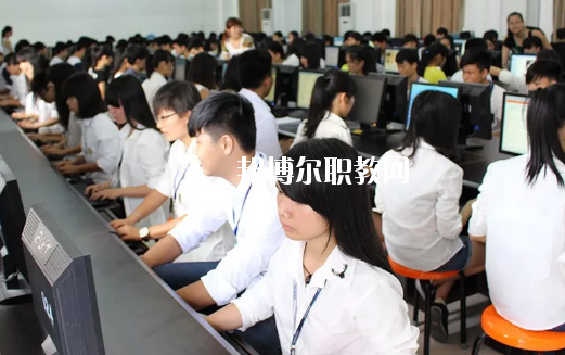 廉江興華職業(yè)技術(shù)學(xué)校2020年報(bào)名條件、招生要求、招生對(duì)象