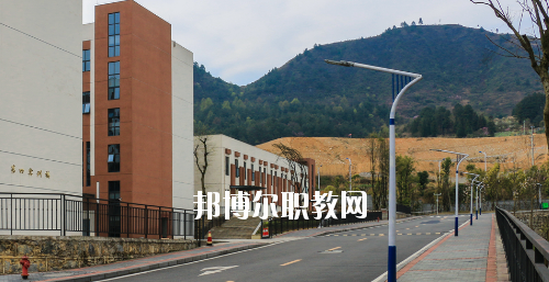 貴州建設(shè)職業(yè)技術(shù)學(xué)院中職部2020年報名條件、招生要求、招生對象
