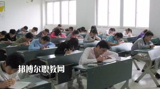蕪湖高級職業(yè)技術(shù)學(xué)校2020年報(bào)名條件、招生要求、招生對象