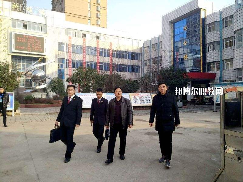 潢川縣職業(yè)教育中心2021年報名條件、招生要求、招生對象