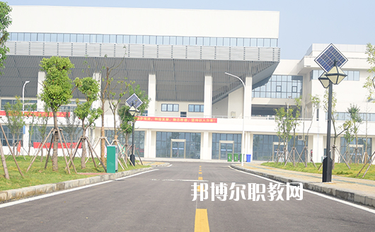 安徽蚌埠技師學(xué)院2020年報名條件、招生要求、招生對象