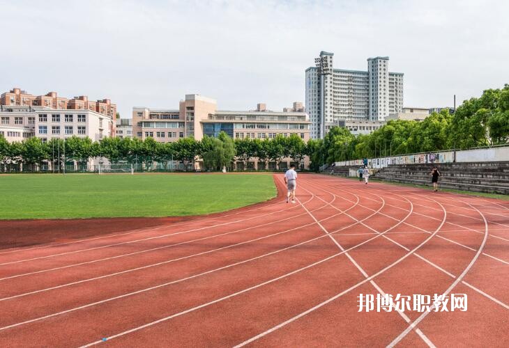 重慶藝才高級技工學(xué)校2020年報名條件、招生要求、招生對象