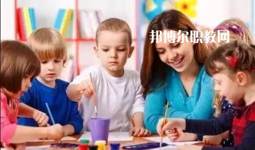 湖北2020年初中生報什么幼師學校好