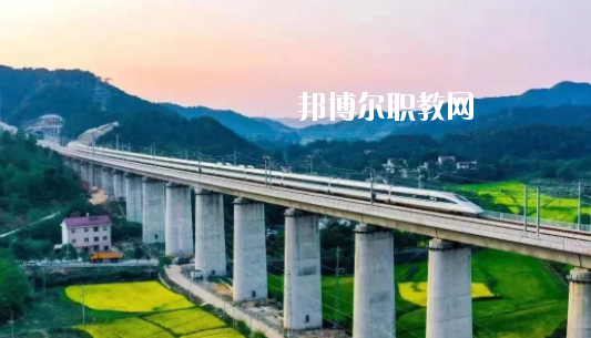 甘肅2020年初中生報什么高鐵學校最好