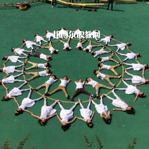四川2020年男生讀幼師學校學什么好