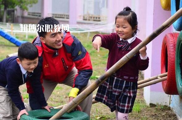 湖北2020年男生讀幼師學校有前途嗎