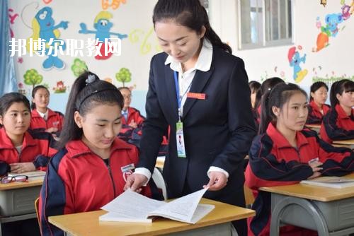 四川2020年現(xiàn)在幼師學(xué)校學(xué)什么專業(yè)好