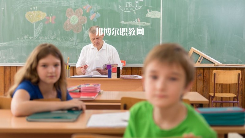 四川2020年初中生讀什么幼師學(xué)校