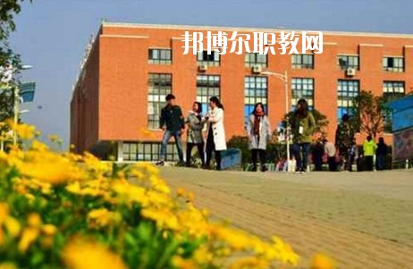 四川2020年初中生讀什么幼師學校最好