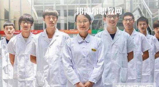 四川2020年衛(wèi)校好點(diǎn)的大專學(xué)校