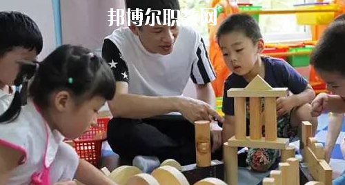 貴州2020年適合男生的幼師學(xué)校