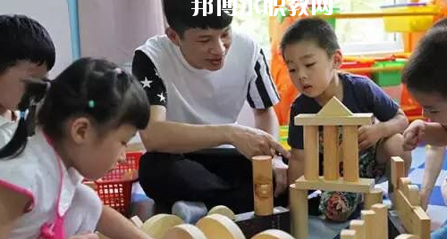 貴州2020年男生上什么幼師學(xué)校比較好