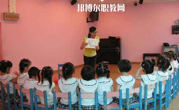 湖北2020年幼師學(xué)校和職高哪個(gè)好