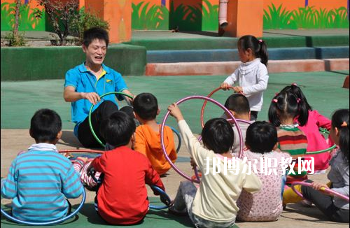 貴州2020年男生讀幼師學校