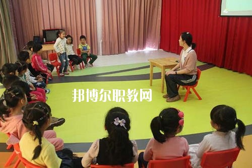 四川2020年初中生上幼師學(xué)校好不好
