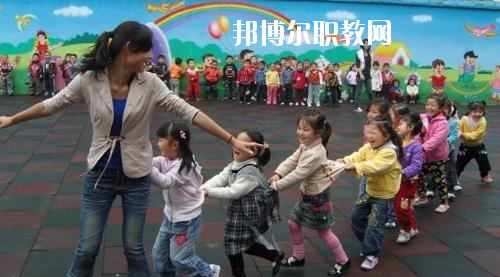 貴州2020年女生在幼師學(xué)校學(xué)什么好