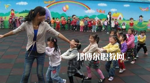 貴州2020年女生讀幼師學校好不好
