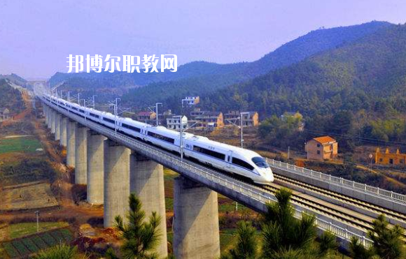 甘肅2020年女生初中畢業(yè)上高鐵學(xué)校