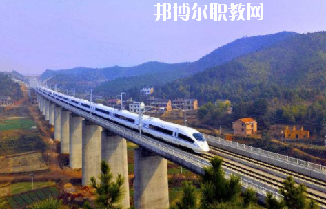 甘肅2020年高鐵學校中專升大?？际裁? width=