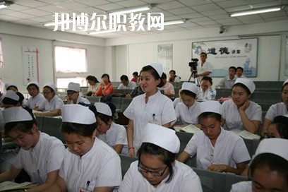 四川2020年女生學(xué)衛(wèi)校