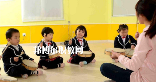 貴州2020年幼師學(xué)校和中專有哪些區(qū)別