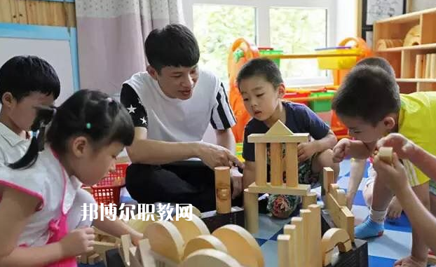 湖北2020年幼師學(xué)校畢業(yè)是什么文憑
