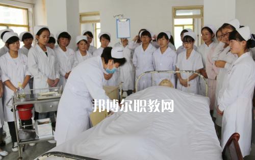 成都2020年衛(wèi)校好還是職高好