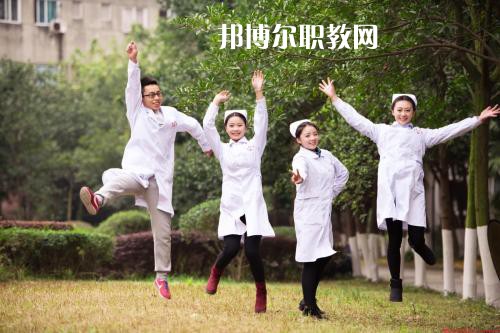 成都2020年衛(wèi)校好還是大專好