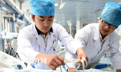貴陽2020年男生在衛(wèi)校學什么好