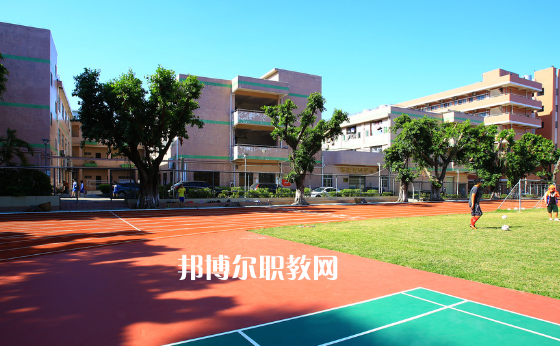 東莞經(jīng)濟(jì)貿(mào)易學(xué)校怎么樣、好不好