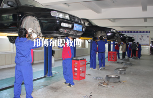 廣東2021年女生讀什么汽修學(xué)校