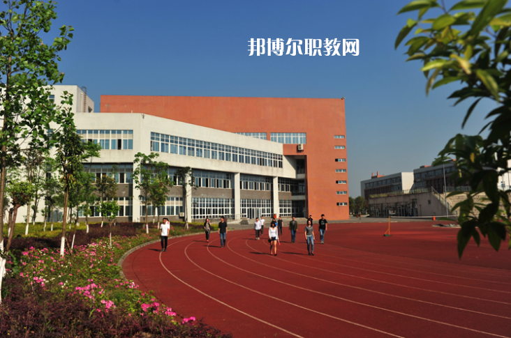 重慶2021年有哪些大專(zhuān)汽修學(xué)校