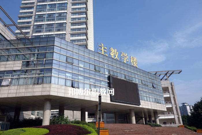 達(dá)州華西職業(yè)技術(shù)學(xué)校2021年報(bào)名條件、招生要求
