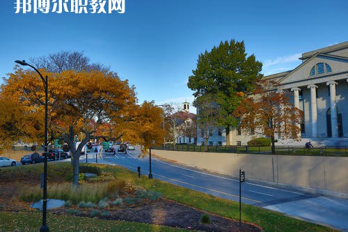 西昌鐵路高級(jí)技工學(xué)校2021年招生簡章