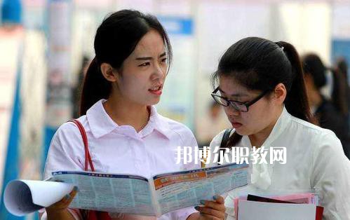 成都2021年幼師學校中專升大?？际裁? width=