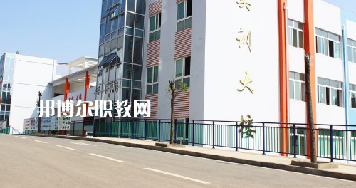 畢節(jié)同心農(nóng)工中等職業(yè)技術(shù)學校2021年報名條件、招生要求、招生對象