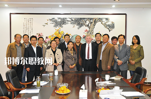 揚州高等職業(yè)技術(shù)學校2021年招生辦聯(lián)系電話