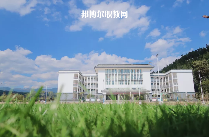 澄江縣職業(yè)高級(jí)中學(xué)2021年報(bào)名條件、招生要求、招生對(duì)象