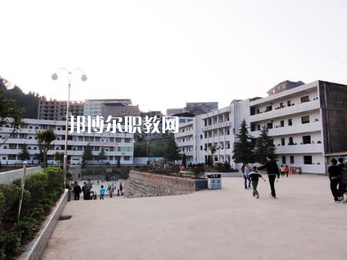 通?？h職業(yè)高級(jí)中學(xué)2021年招生錄取分?jǐn)?shù)線