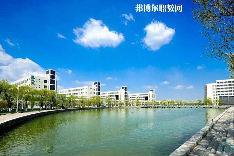 南華縣職業(yè)高級中學(xué)2021年報名條件、招生要求、招生對象