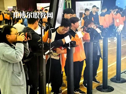 泰州市鳳凰藝術(shù)學(xué)校2021年報名條件、招生要求、招生對象