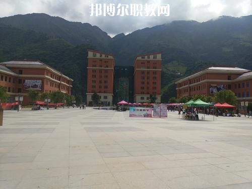 怒江州民族中等專業(yè)學(xué)校2021年報名條件、招生要求、招生對象